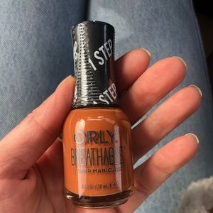 Orly breathable mail color in suede.